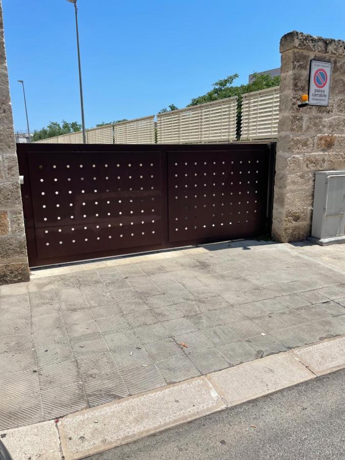 Ferienwohnung Casa Oberdan - Private Parking Monopoli Exterior foto