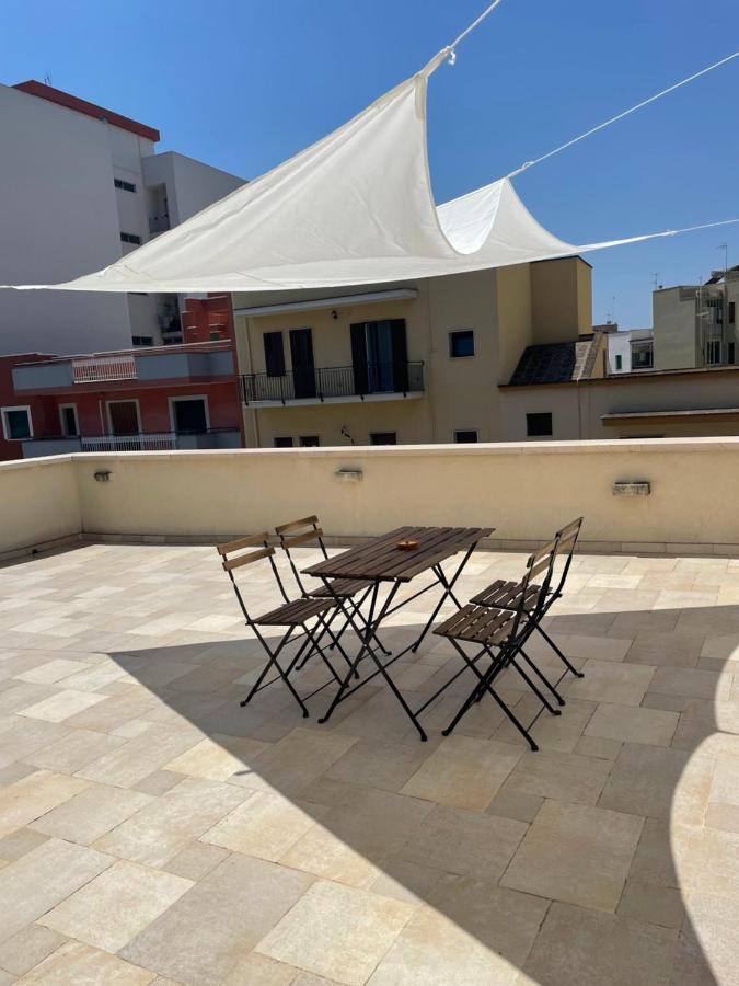 Ferienwohnung Casa Oberdan - Private Parking Monopoli Exterior foto