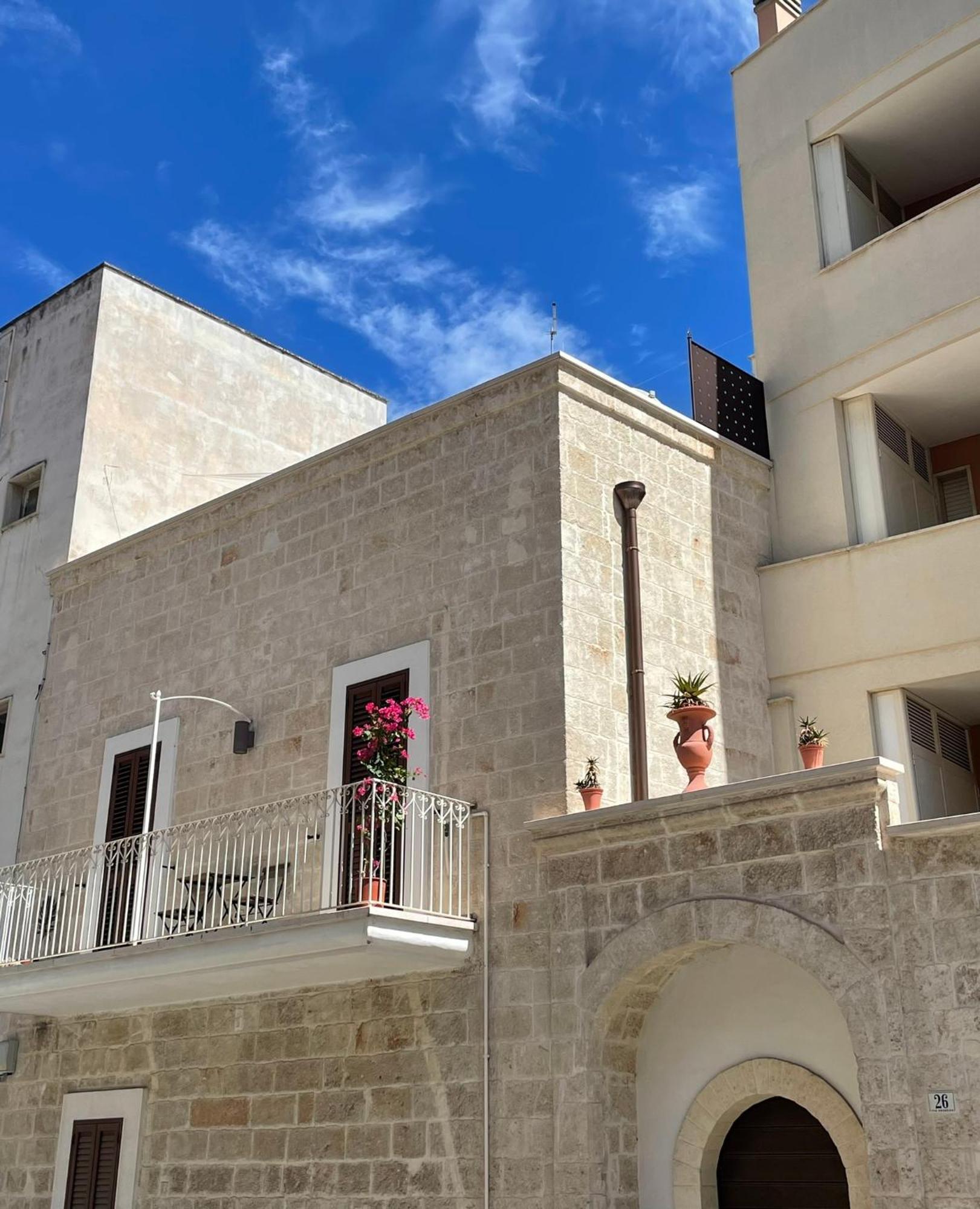 Ferienwohnung Casa Oberdan - Private Parking Monopoli Exterior foto